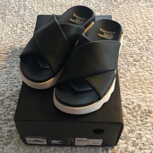 Black Vibe Crisscross Slide Sorel size 7.5 NWT